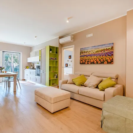 Guesthost - Casa Joyful * בארי